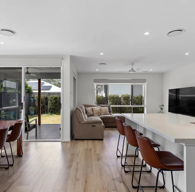 6 Diana Close, Bridgeman Downs, QLD 4035 — photo 4